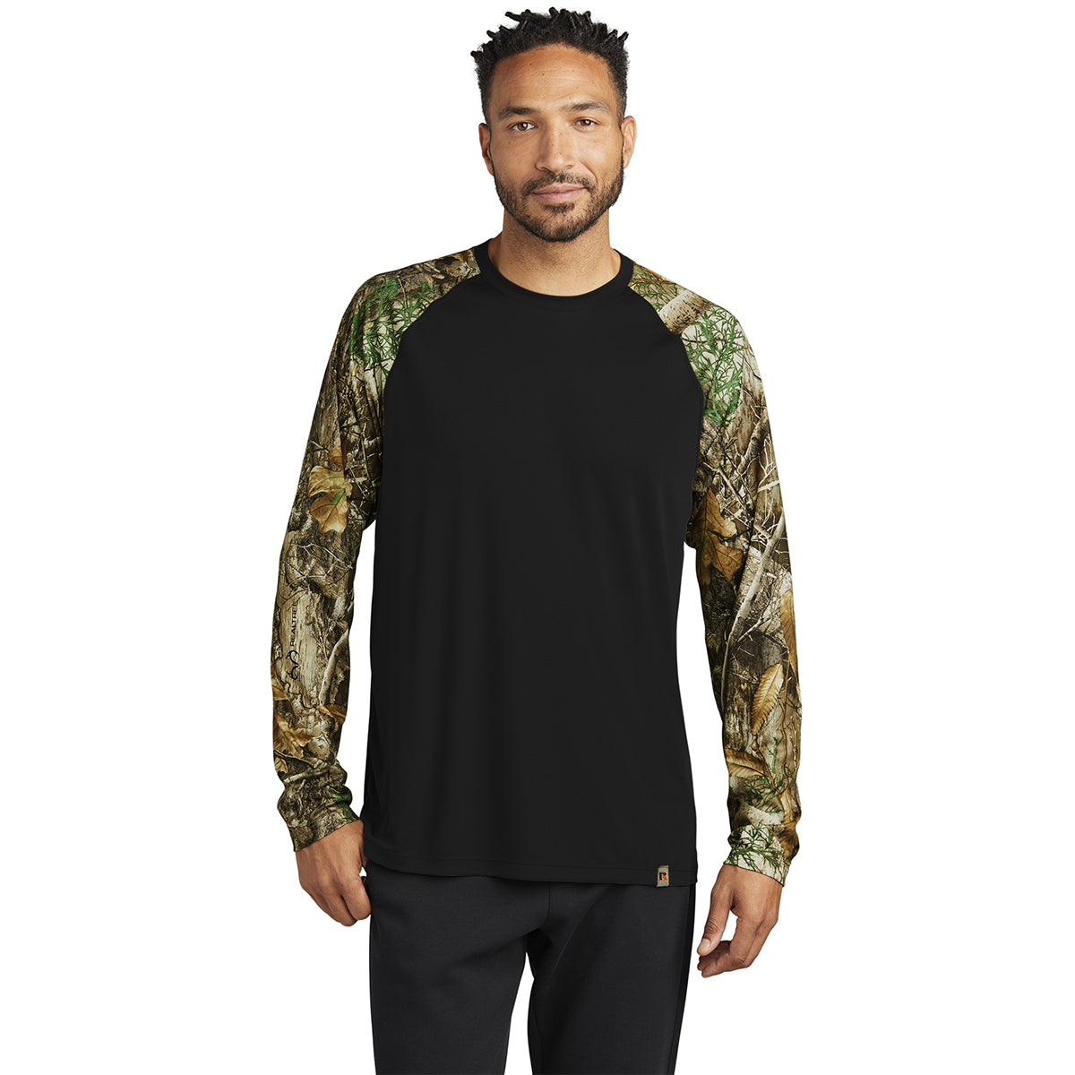 Russell Outdoors Men's Stylish Black/Realtree Edge Colorblock Long Sleeve Performance Tee